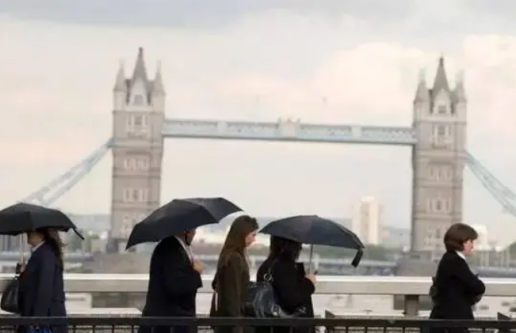 下雨天英国同学为什么都湿漉漉的？