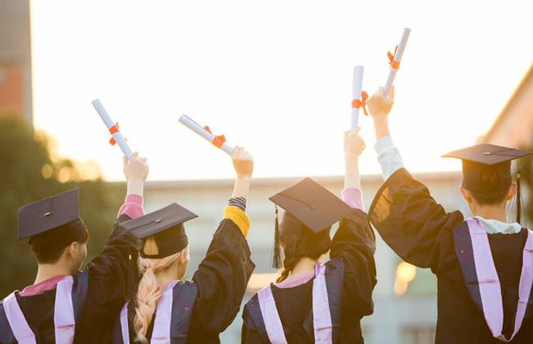快来看看你关心的英国大学圣诞节放假几天？